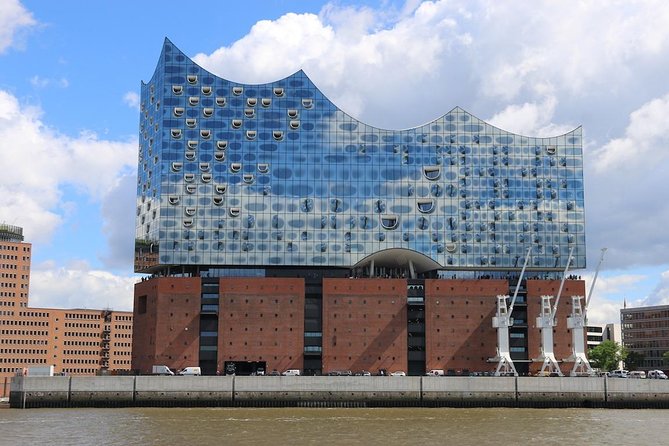 Guided Bus Tour: Hamburg City Highlights - Modern Architecture
