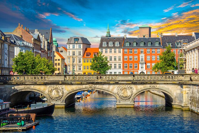 Guided Car Tour of Copenhagen City Center, Nyhavn, Palaces - Group Size and Additional Guides