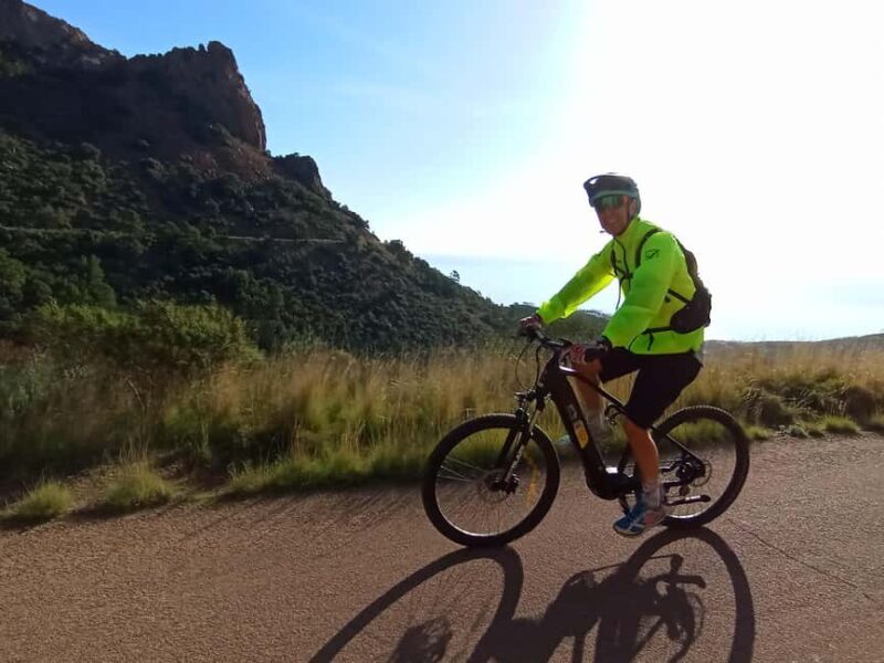 Guided electric mountain bike tour of the Estérel Massif - Discovering the Estérel Massif on Two Wheels