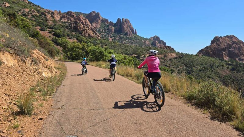 Guided electric mountain bike tour of the Estérel Massif - Who Will Love This Tour?