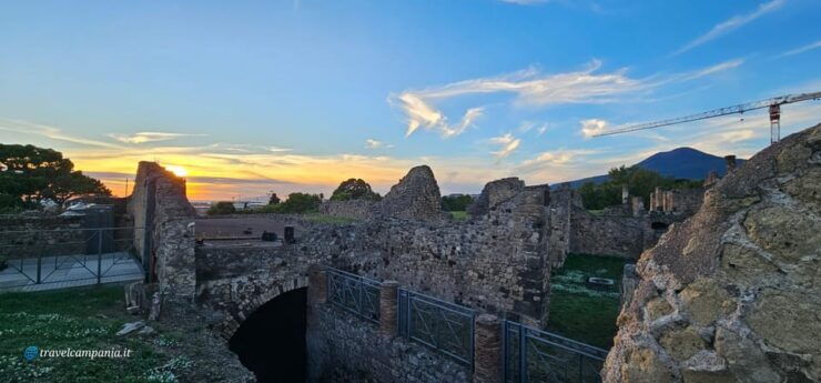 Guided Group Tour Pompeii With Archaeologist and Skip Line - Good To Know