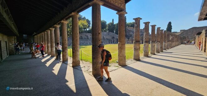 Guided Group Tour Pompeii With Archaeologist and Skip Line - Experience and Highlights