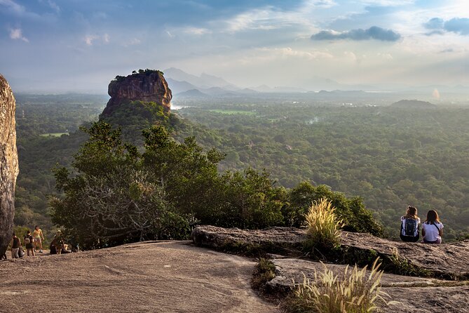 Guided Hike & Picnic With an Amazing View on Pidurangala Rock - Pickup and Meeting Information