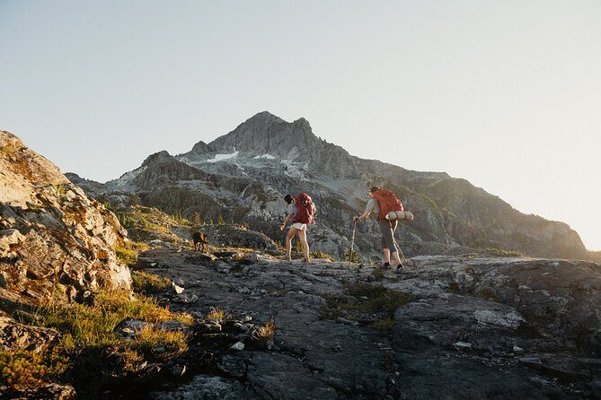 Guided Hiking and Camping Tour - Exploring the Guided Hiking and Camping Tour in Squamish, Canada