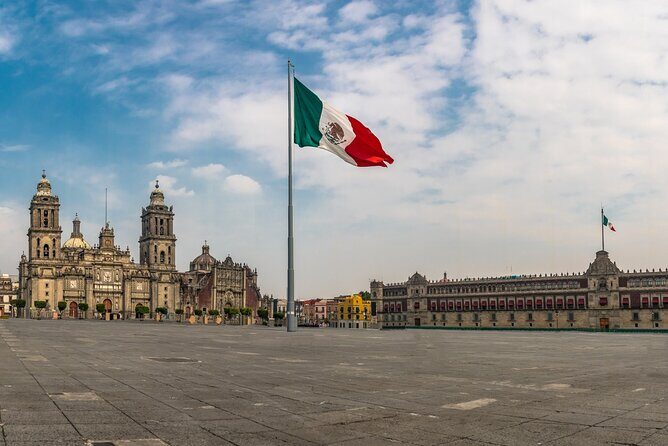 Guided Historic Downtown Private Walking Tour in Mexico City - Zócalo: Mexico City’s Beating Heart