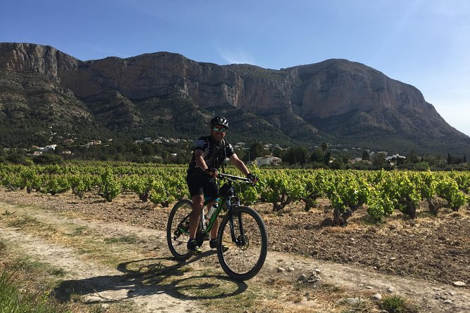 Guided Mountain Bike Route - "Pata Negra" Tour - Equipment and Gear