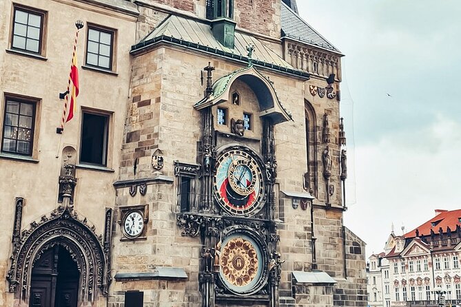 Guided Old Town & Jewish Quarter Walking Tour Prague (Tip-Based) - Meeting Point Information