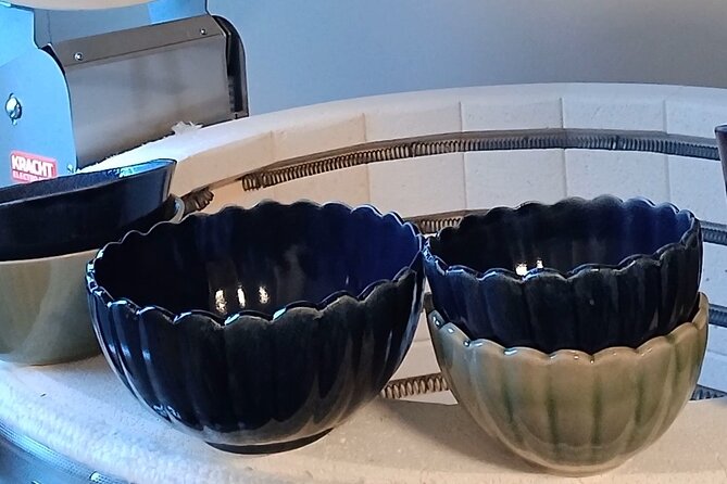 Guided Pottery Workshop on a Turntable in Choorstraat - The Sum Up