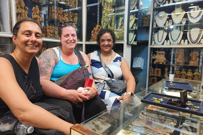 Guided Shopping Tour In Mumbai - A Closer Look at the Experience