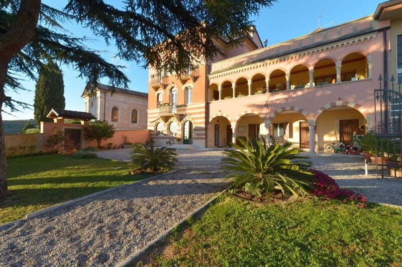 Guided tour and tasting with platter. - Good To Know