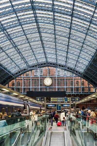 Guided Tour Harry Potter Full-Length Films in London - Discover Diagon Alley