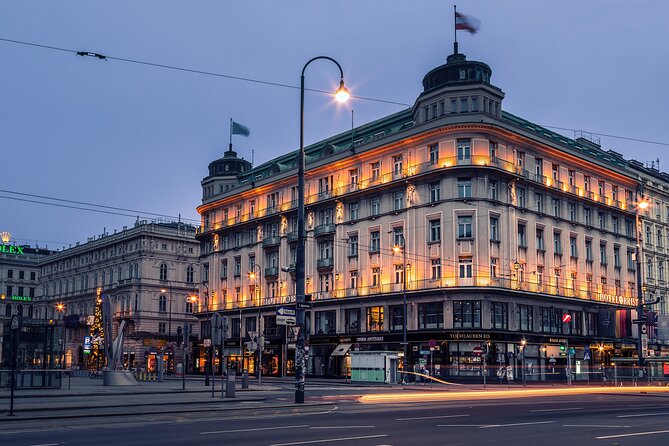 Guided Tour in a MUSEUM (Tickets Incl.) Vienna in CHRISTMAS - Meeting and Pickup