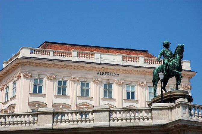Guided Tour in a MUSEUM (Tickets Incl.) Vienna in CHRISTMAS - Meeting Point
