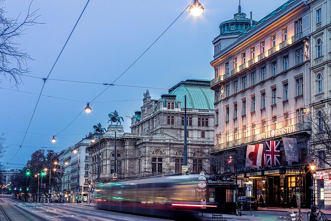 Guided Tour in a MUSEUM (Tickets Incl.) Vienna in CHRISTMAS - End Point