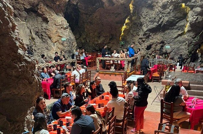 Guided Tour in Area with Cave Breakfast and CDMX Transportation - FAQs