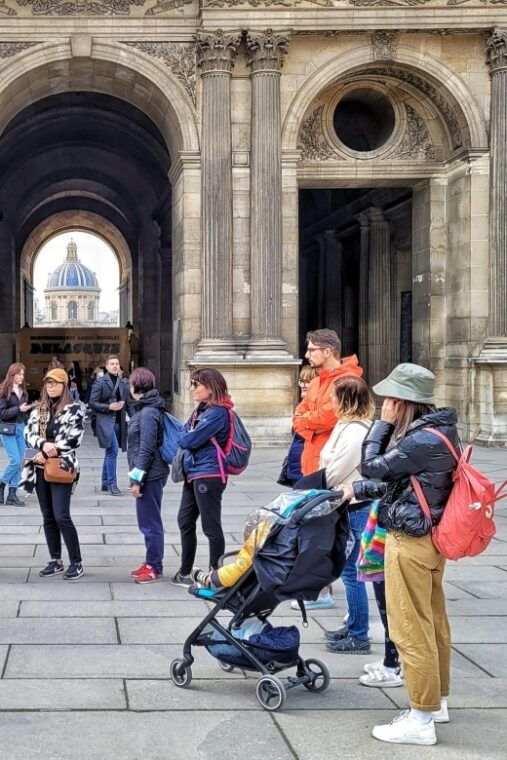 Guided Tour in Italian: Along the Seine and the Latin Quarter - Guided Tour Features
