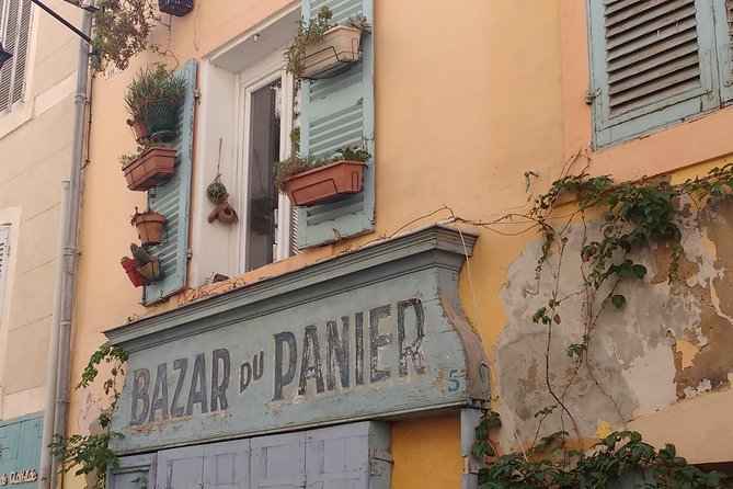 Guided Tour in Marseille: Vieux Port & Old City - Booking Process and Host Interaction