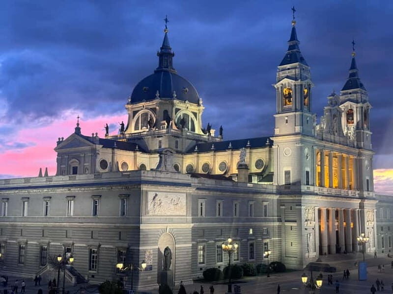 Guided Tour in Tuk Tuk around Madrid - FAQ