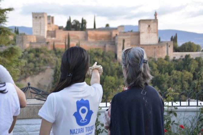 Guided Tour of Albaicín, Sacromonte and Viewpoints - Meeting and Pickup