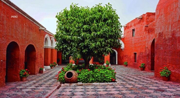 Guided Tour of Arequipa and the Santa Catalina Monastery - Experience Highlights