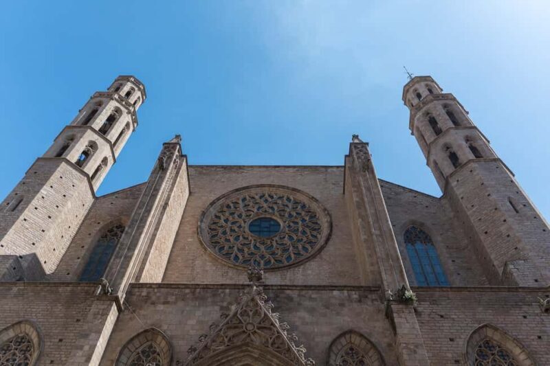 Guided tour of Barcelona in French (Old Town & Instagram spots) - FAQ