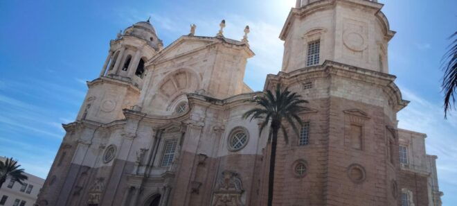 Guided Tour of Cádiz: Stories From the Hand of a Local Guide - Inclusions