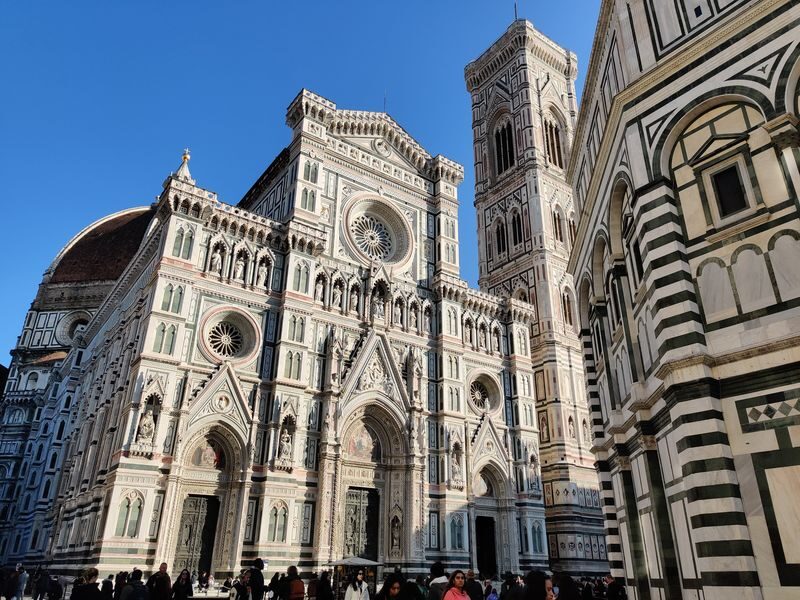 Guided tour of Florence by e-bike with gelato tasting - Guide, group and pace