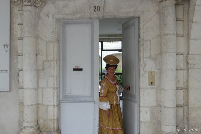 Guided Tour of La Rochelle the Splendor of Merchants in the 18th Century - Exploring the Vibrant Marketplaces