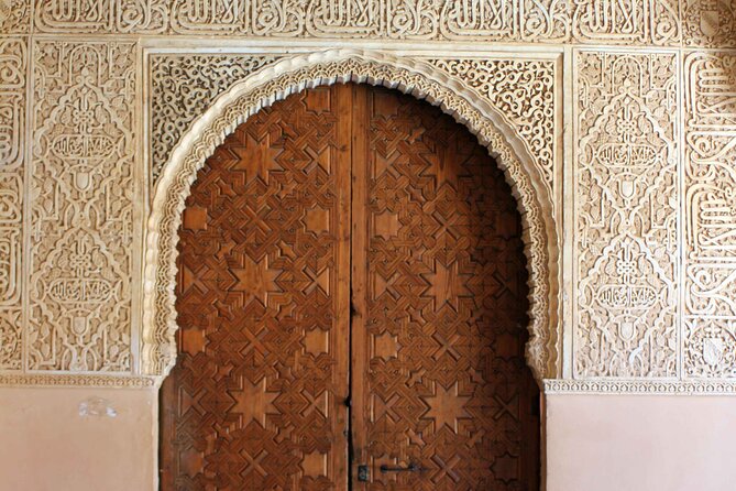 Guided Tour of Le Alhambra and Albayzin  - Malaga - Start Time, End Point, and Pickup Details