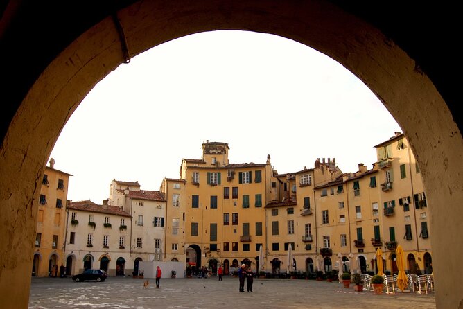 Guided Tour of Lucca by E-Bike or City Bike - Date and Travelers