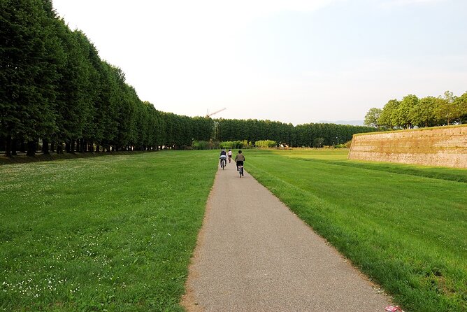 Guided Tour of Lucca by E-Bike or City Bike - Traveler Photos
