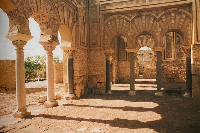 Guided Tour of Medina Azahara in Spanish With Bus. Official Guides - Directions