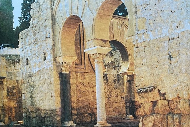 Guided Tour of Medina Azahara in Spanish With Bus. Official Guides - Additional Information