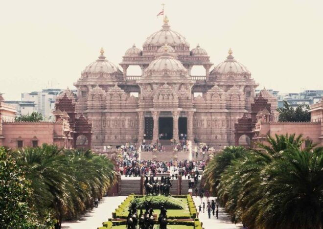 Guided Tour of Modern Delhi With an Ancient Rust - Important Information