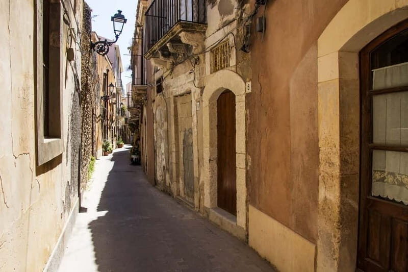 Guided tour of Ortigia with Fish Street Food at the market - Exploring Ortigia: A Deep Dive into What You’ll Experience