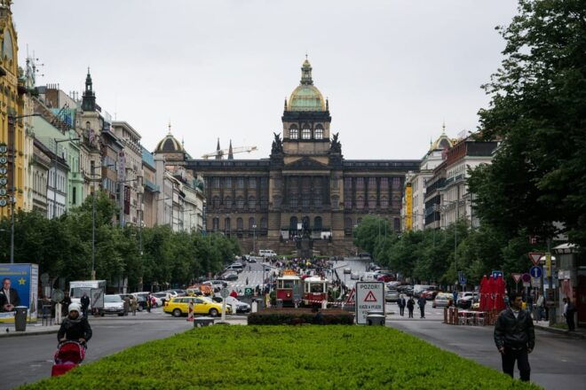 Guided Tour of Prague - Experience and Exploration