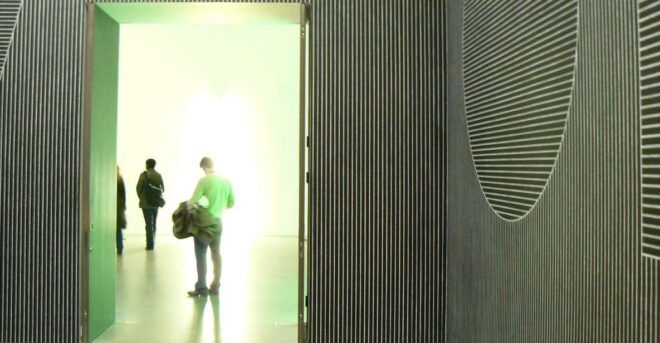 Guided Tour of Tate Modern - Immersive Art Experience