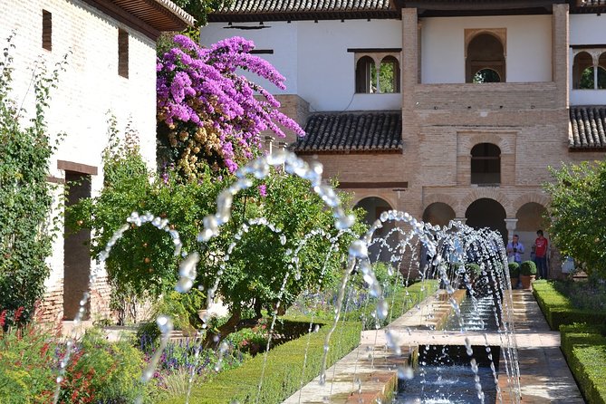 Guided Tour of the Alhambra: Generalife and Its Gardens - Generalife Gardens