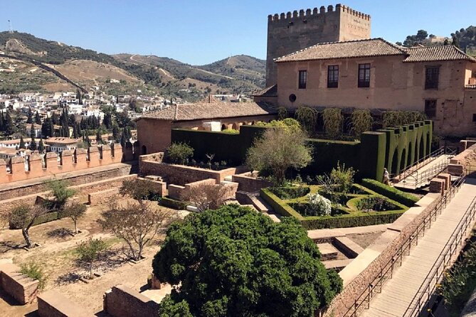 Guided Tour of the Alhambra: Generalife and Its Gardens - Nasrid Palace