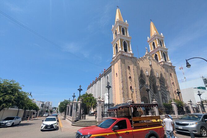 Guided tour of the cathedral and its surroundings - The Sum Up
