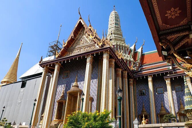 Guided Tour of The Grand Palace and Temple of the Emerald Buddha - The Temple of the Emerald Buddha: A Spiritual Jewel