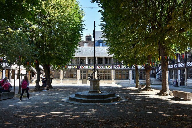 Guided Tour of the Historic Center of Rouen - Directions