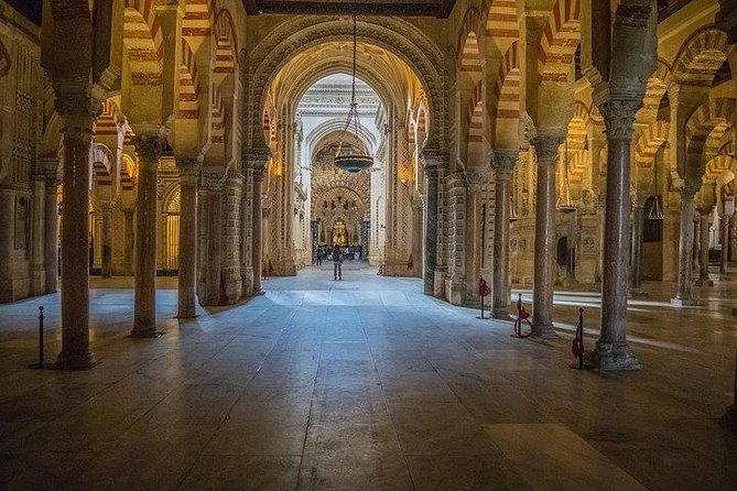 Guided Tour of the Mosque With Entrance Included - Booking and Reservation
