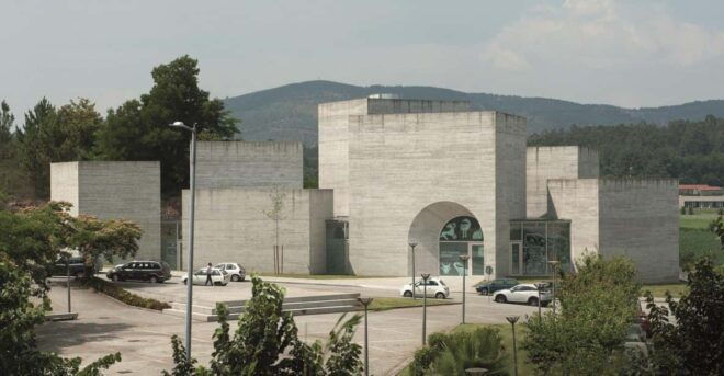 Guided Tour of the Romanesque Interpretation Center - Accessibility Features