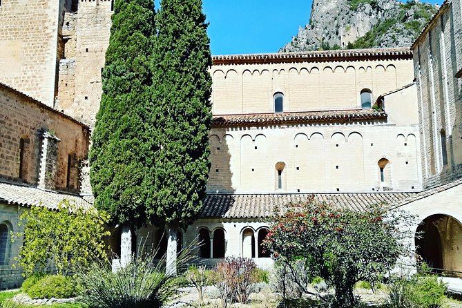 Guided Tour of the Village - Local Landmarks