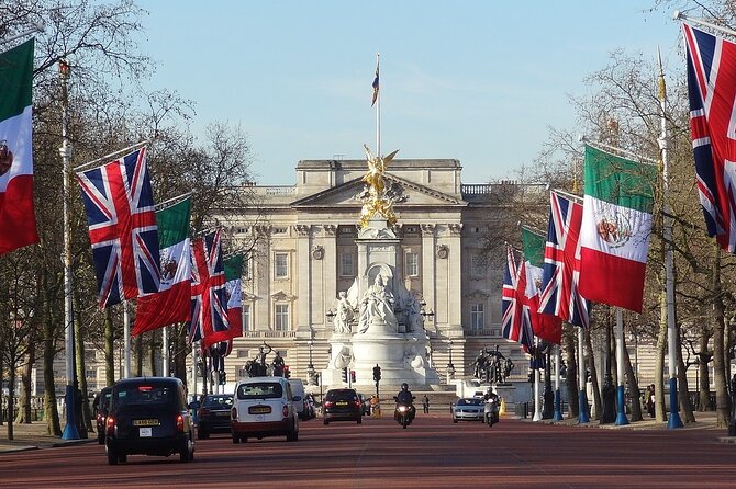 Guided Tour of Westminster City Including Changing of the Guard - Location: London, England