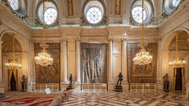 Guided Tour - Royal Palace Madridc - Meeting Point and Information