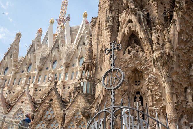 Guided Tour Sagrada Familia and Park Guell - Common Questions