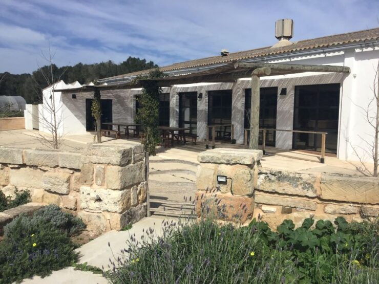 GUIDED TOUR + TASTE IN A MUSHROOM FARM - Experience Highlights