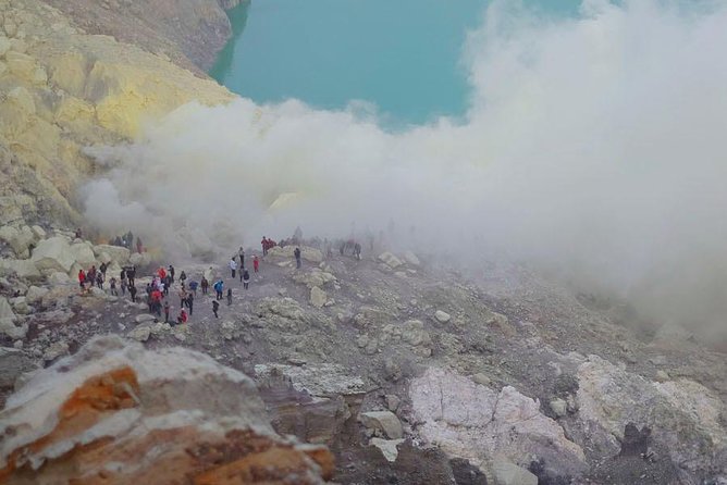 Guided Tour to Ijen Crater Blue Fire - Pickup Details